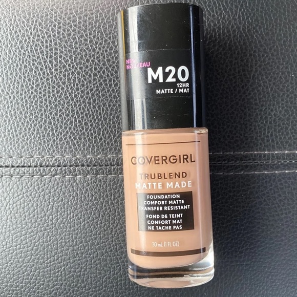 Covergirl matte made foundation warm beige m20 - Picture 1 of 1